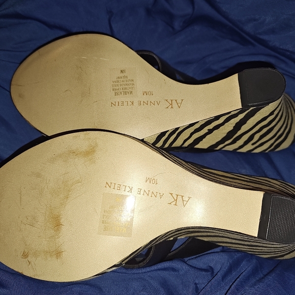 Women's Size 10M Sandals - Picture 3 of 6